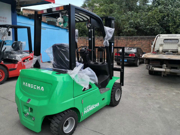 【干貨】電動(dòng)堆高車、電動(dòng)搬運(yùn)車的電機(jī)和繼電器應(yīng)該怎么保養(yǎng)？